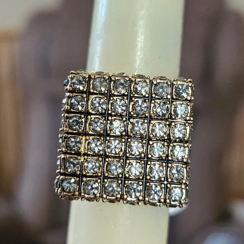 Ring - Picture 1 of 2